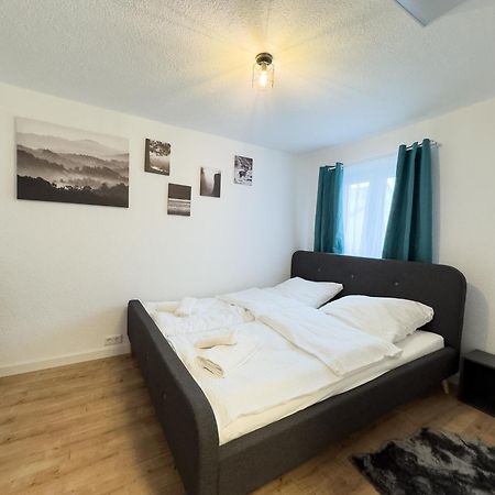 Klassen Apartments! Stadtnahes Ferienhaus* Mit Terrasse In Aulendorf * Fuer 6-8 Personen 外观 照片
