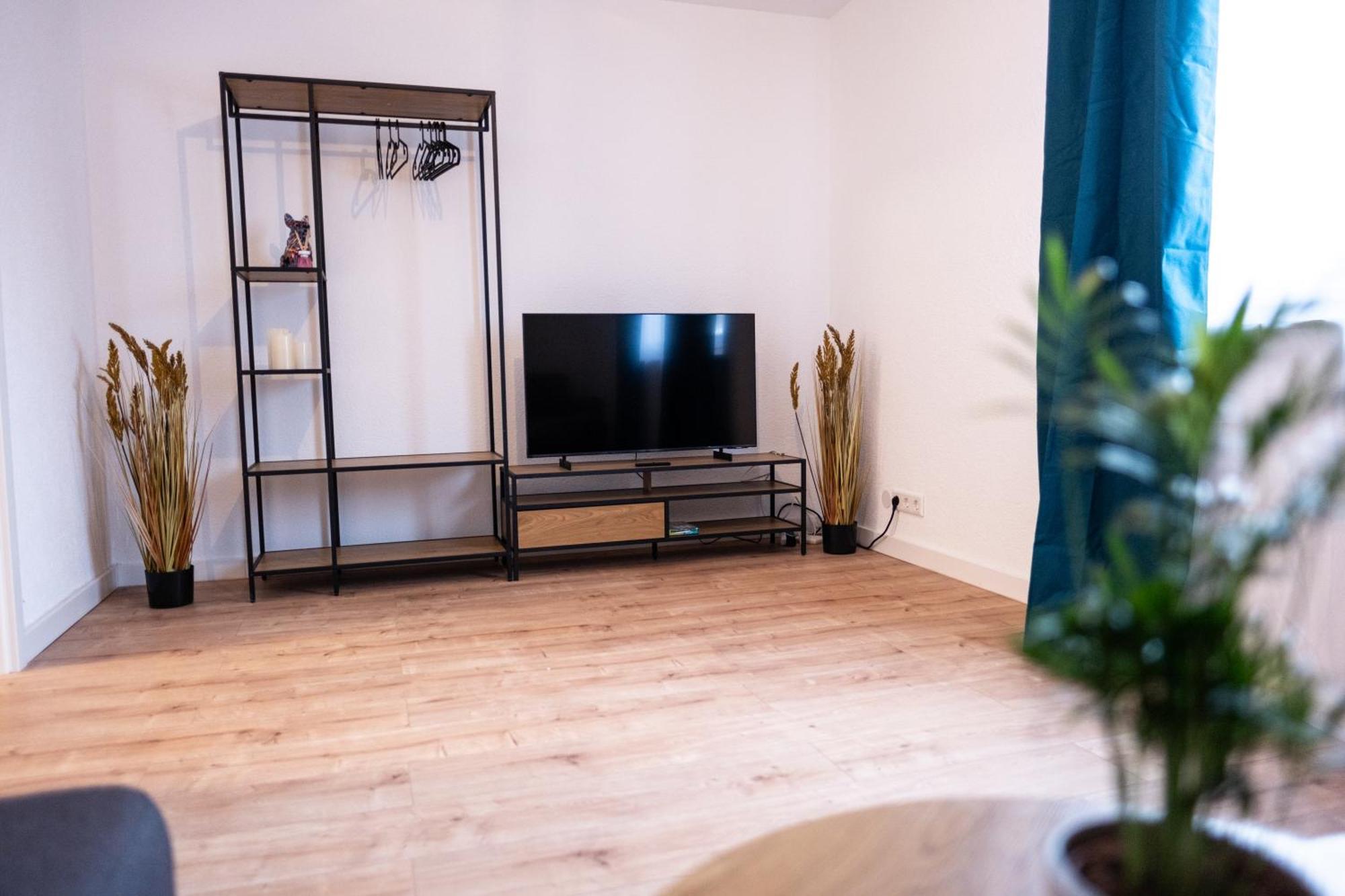 Klassen Apartments! Stadtnahes Ferienhaus* Mit Terrasse In Aulendorf * Fuer 6-8 Personen 外观 照片