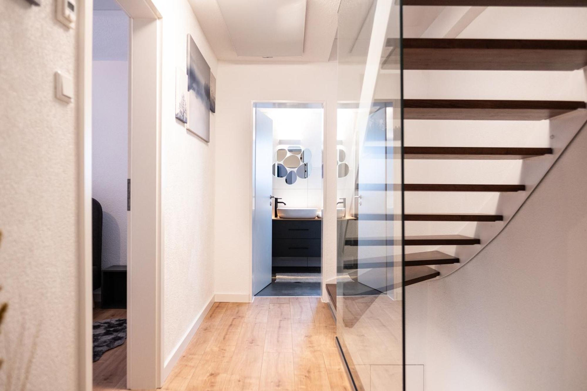 Klassen Apartments! Stadtnahes Ferienhaus* Mit Terrasse In Aulendorf * Fuer 6-8 Personen 外观 照片