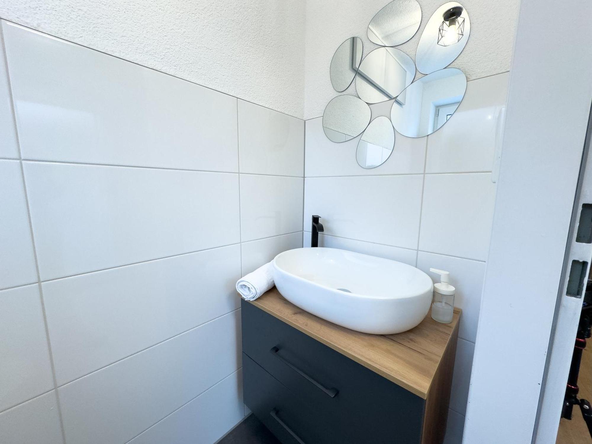 Klassen Apartments! Stadtnahes Ferienhaus* Mit Terrasse In Aulendorf * Fuer 6-8 Personen 外观 照片