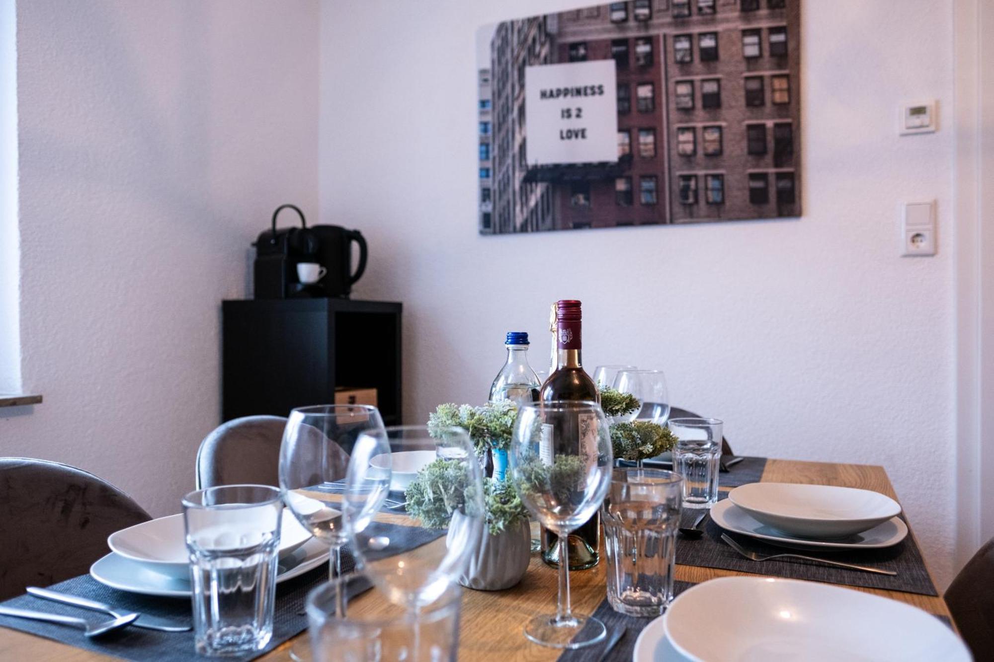 Klassen Apartments! Stadtnahes Ferienhaus* Mit Terrasse In Aulendorf * Fuer 6-8 Personen 外观 照片